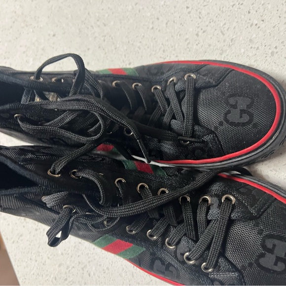 Men's Gucci
Off The Grid high top sneaker
Style: 628717H9H801074 - Picture 3 of 5